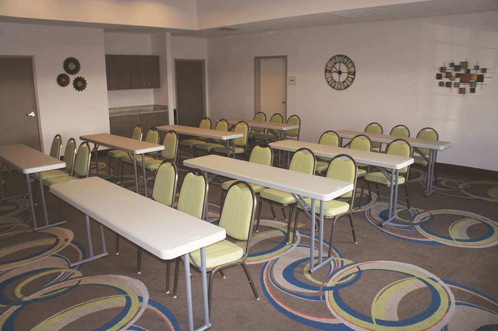 La Quinta Inn & Suites by Wyndham St. Paul-Woodbury